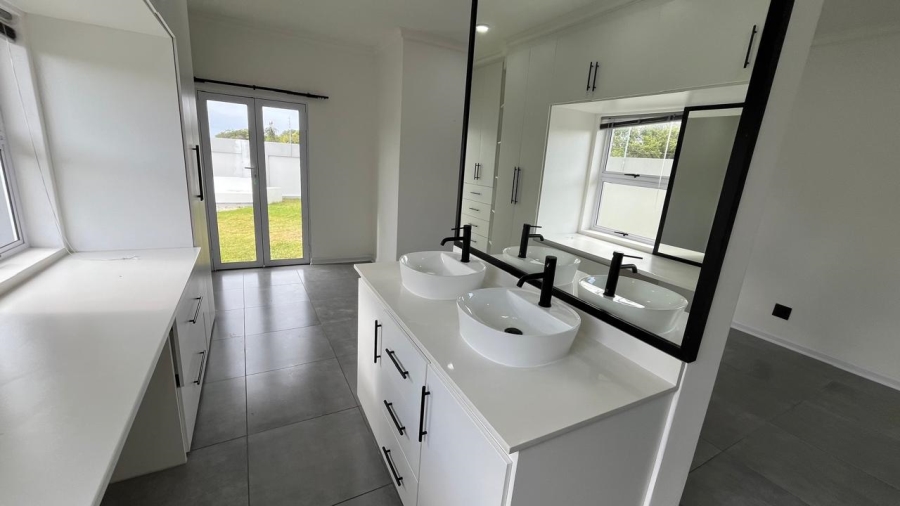 3 Bedroom Property for Sale in Aston Bay Eastern Cape